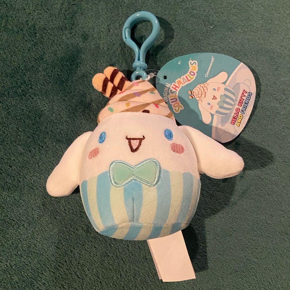 Cinnamonroll Sanrio Hello Kitty and Friends Squishmallow Clip